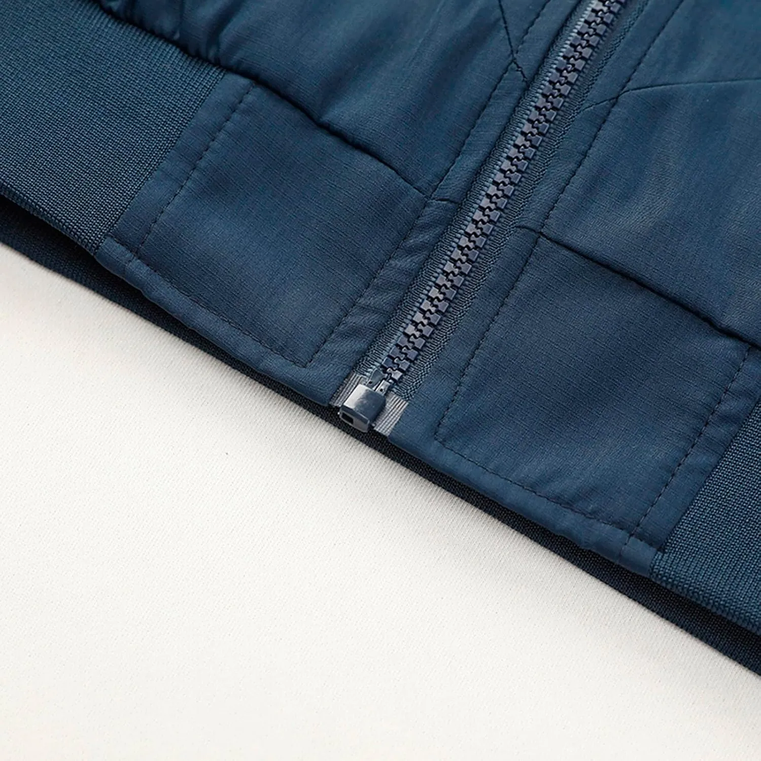 Men's Lightweight Full Zip Jacket Stand Collar Thin Outerwear Windbreaker Golf Zipper Coat Casual Bomber Jackets