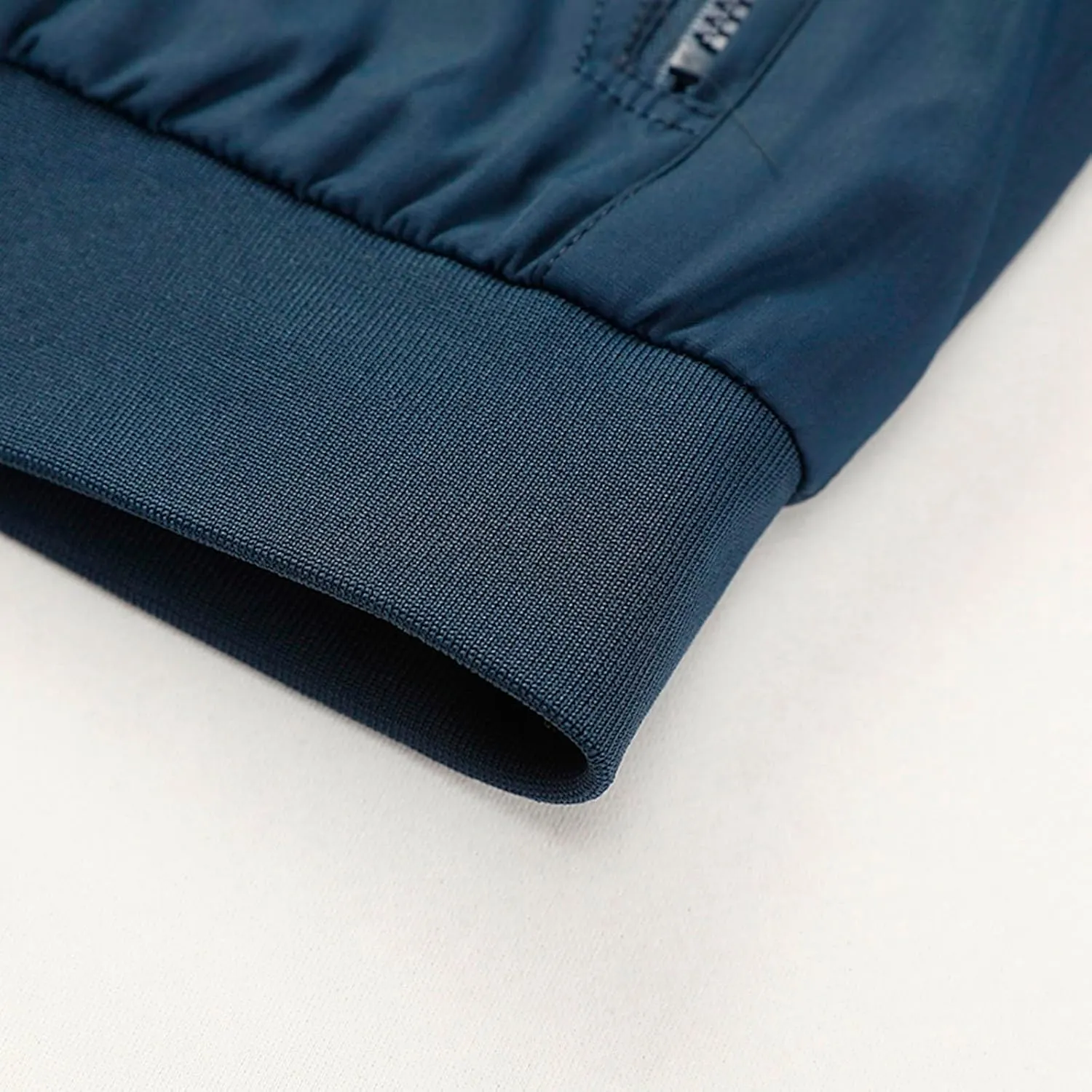 Men's Lightweight Full Zip Jacket Stand Collar Thin Outerwear Windbreaker Golf Zipper Coat Casual Bomber Jackets